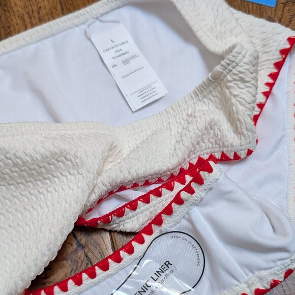 New with Tag - Cupshe Maddie White Bikini Set (Large) - Picture 5 of 7